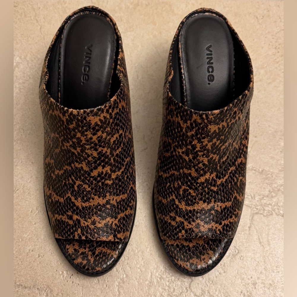 VINCE Sz 8 M LEATHER VEDRA SNAKESKIN PRINT SHOES MULES SLIDES